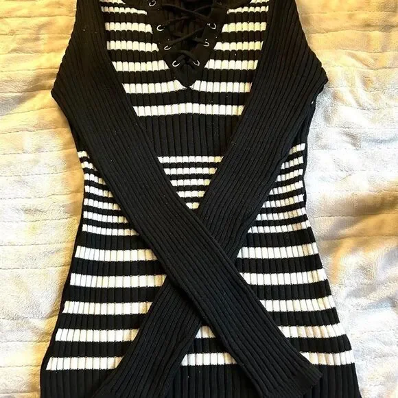 Black and White Striped Long-Sleeve Top - Picture 2 of 4